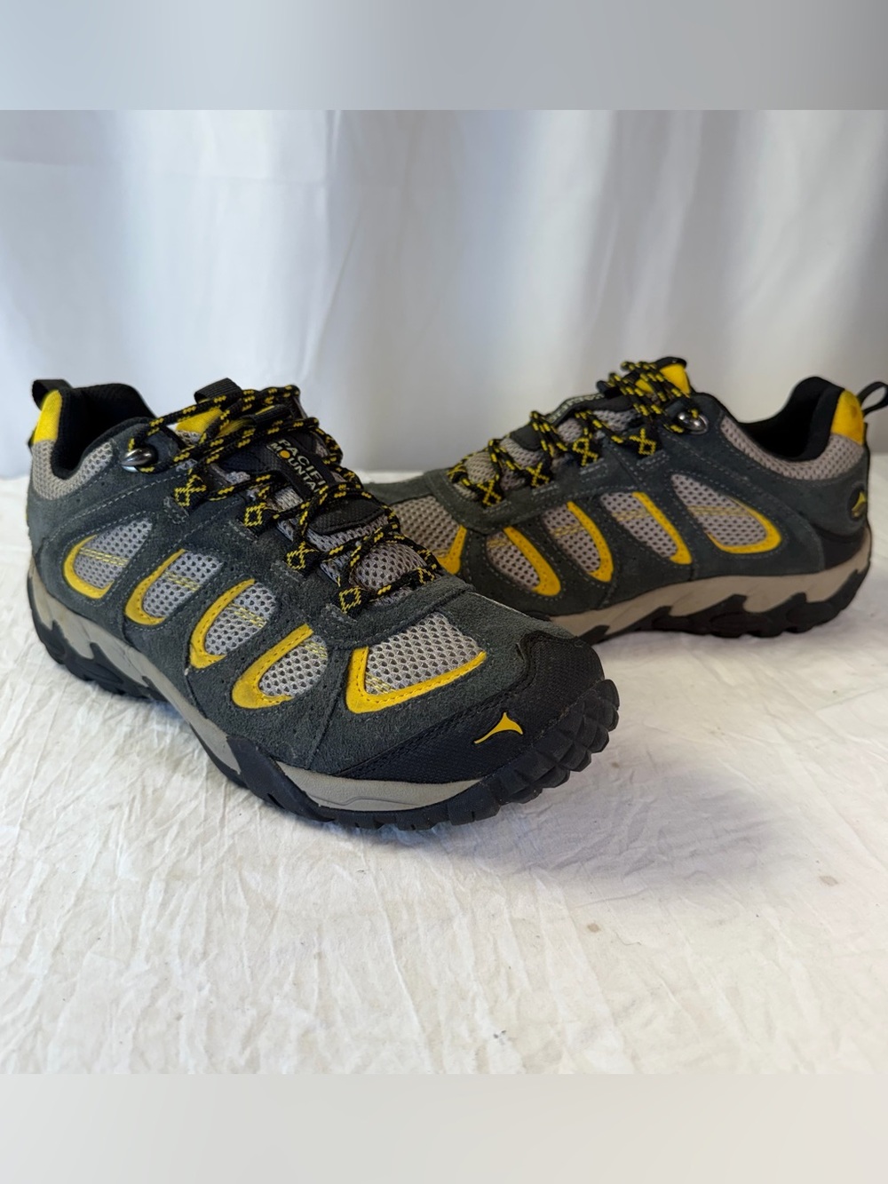 Pacific Mountain Cairn Lo Men's sz9 Grey and Yellow Trail Hiking Running Shoes